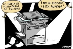 La ministra que quiso beberse el mar con una cucharilla de café