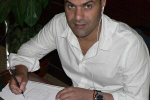 El dibujante marroquí Khalid Gueddar denuncia amenazas de muerte