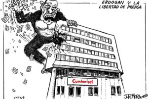 Turquía condena a prisión a 14 periodistas del diario Cumhuriyet por terrorismo