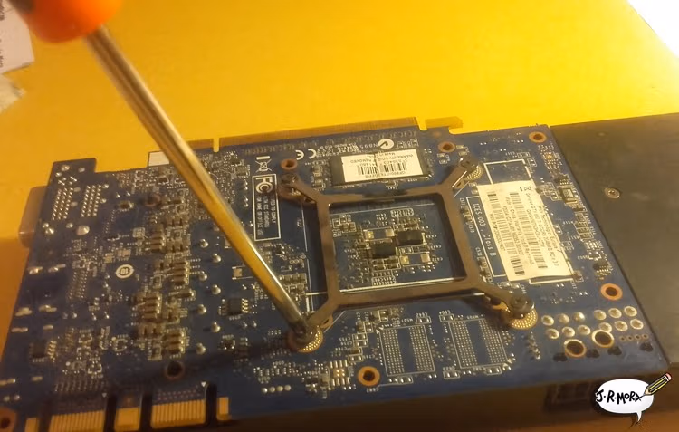 Cambiar pasta térmica a tarjeta gráfica NVIDIA GeForce GTX-660 Ti