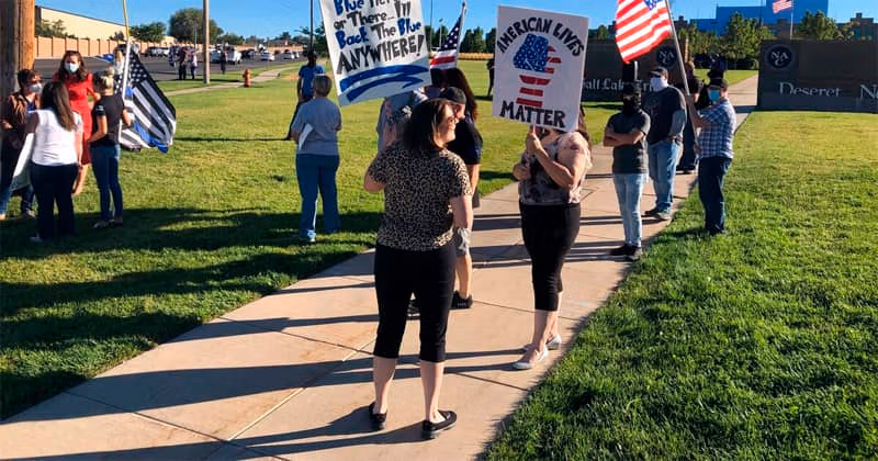 Policías de Utah exigen al dibujante Pat Bagley que se disculpe por una viñeta 2