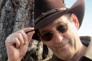 El viñetista antivacunas Ben Garrison dice que tiene COVID-19 y que no irá al hospital