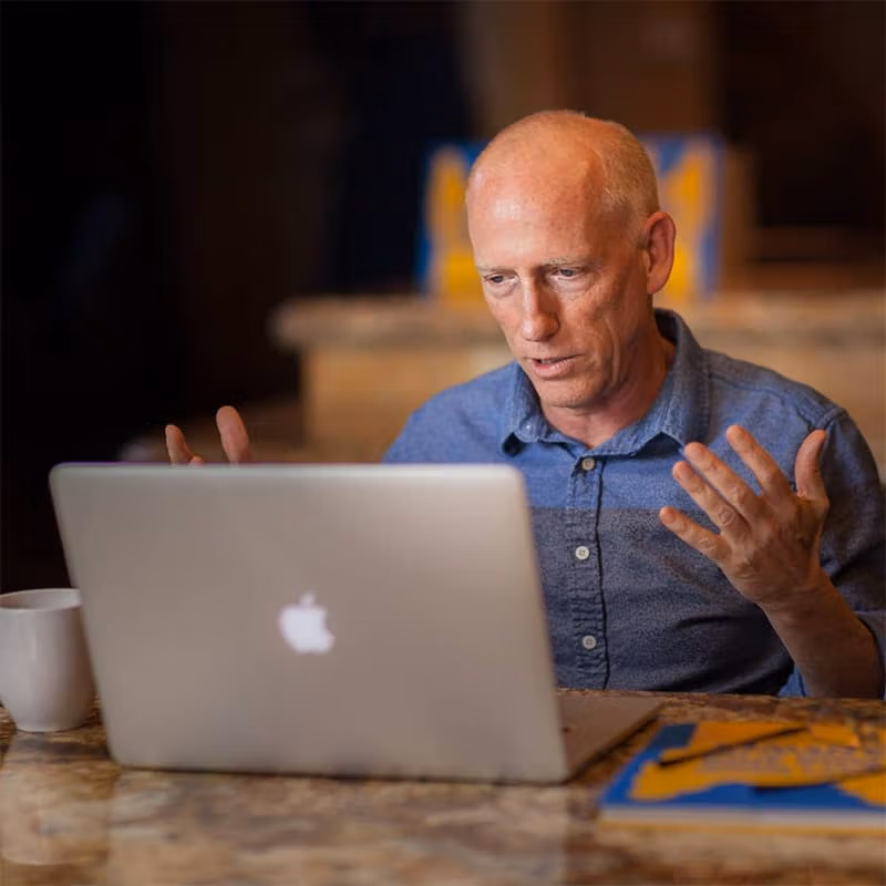 Cientos de medios suprimen la tira "Dilbert" por un discurso racista de su creador