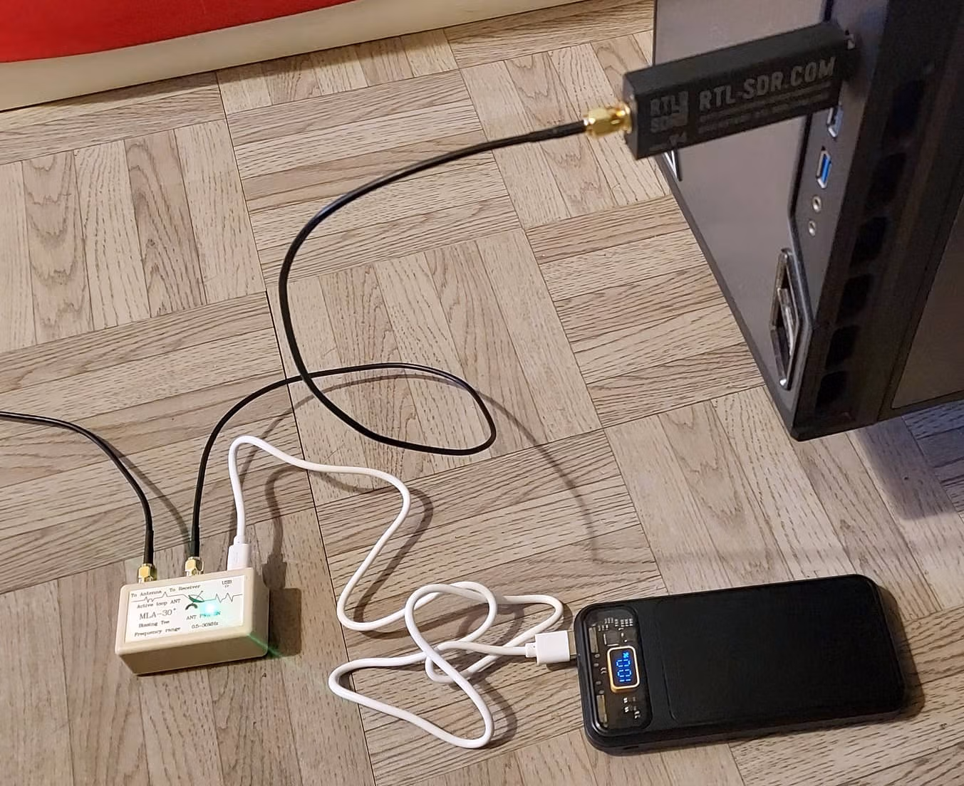 Antenna hoạt động Megaloop MLA-30+ 20