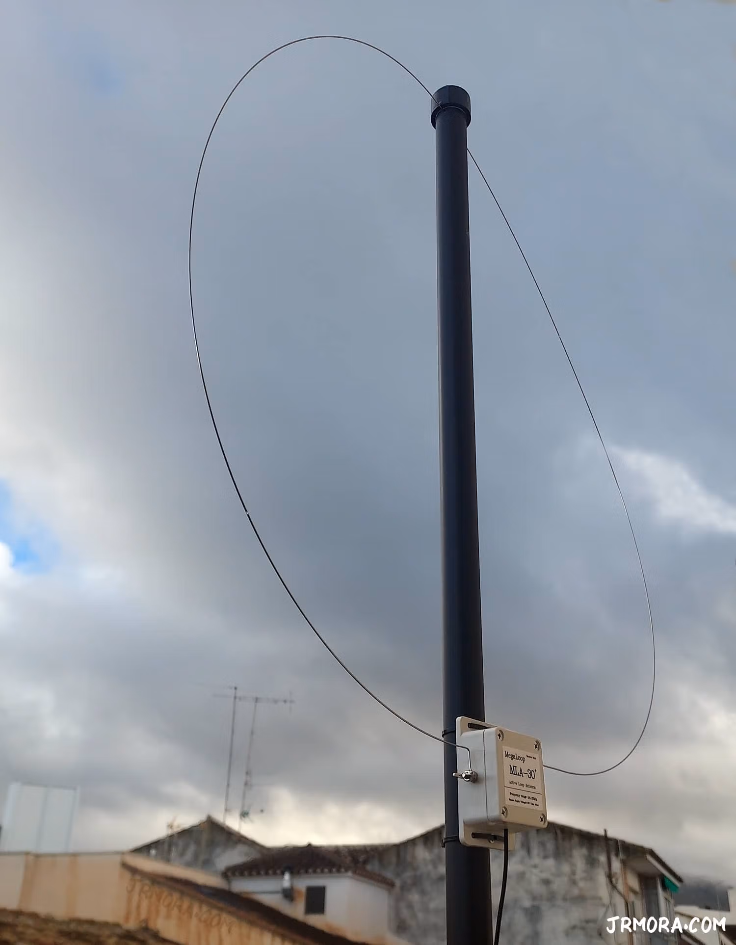 Antena activa Megaloop MLA-30+