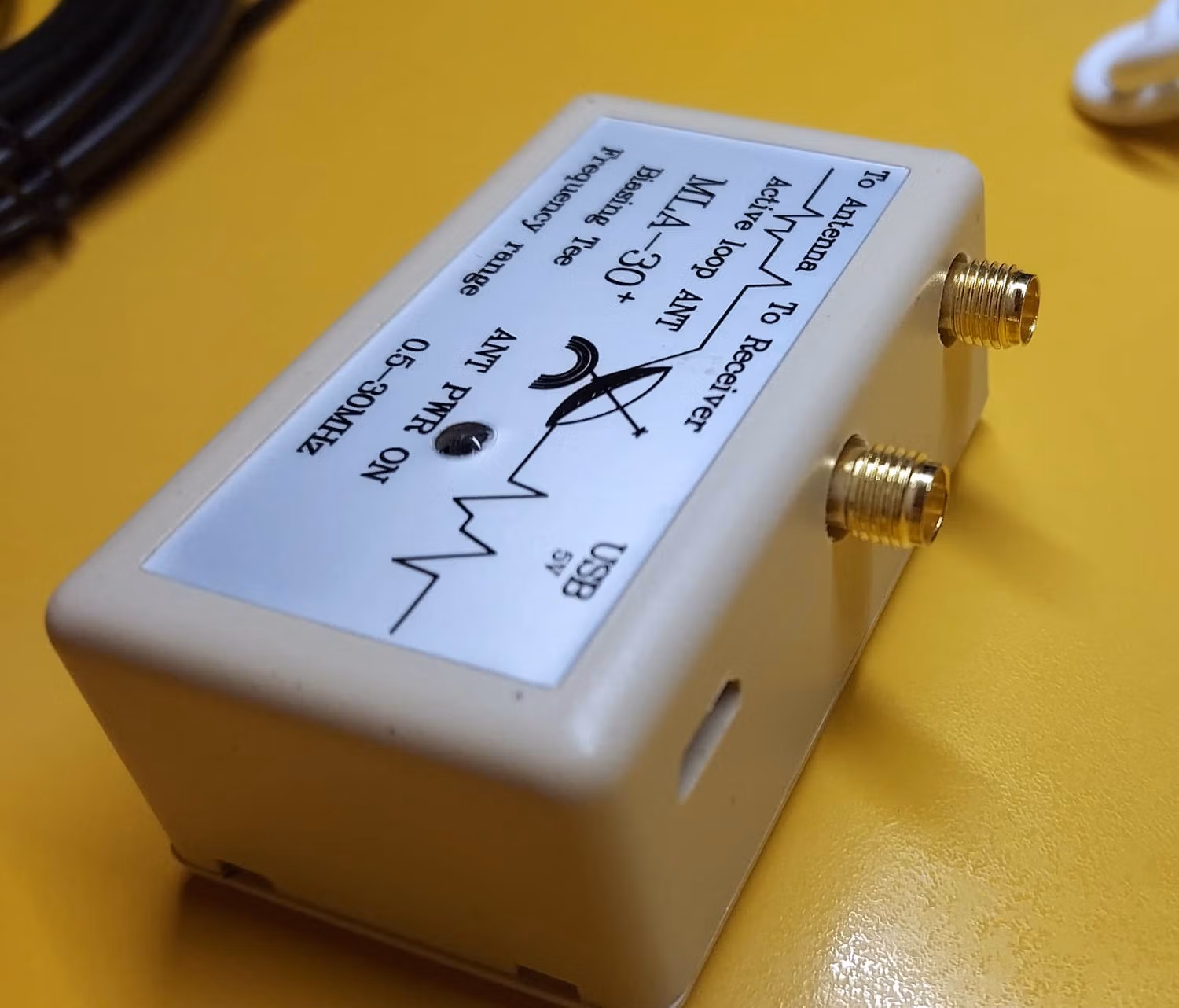 Antenna hoạt động Megaloop MLA-30+ 9