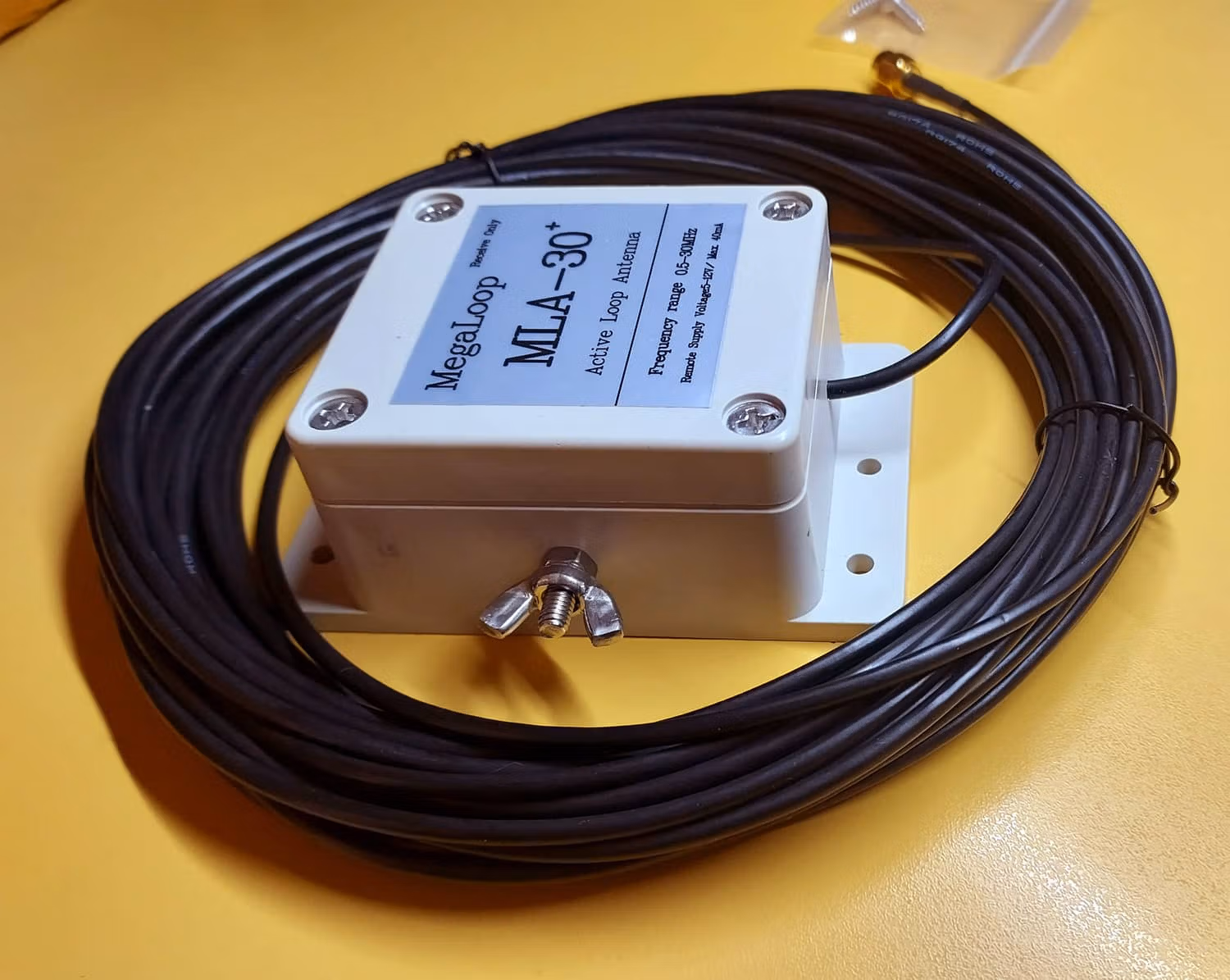 Antenna hoạt động Megaloop MLA-30+ 2