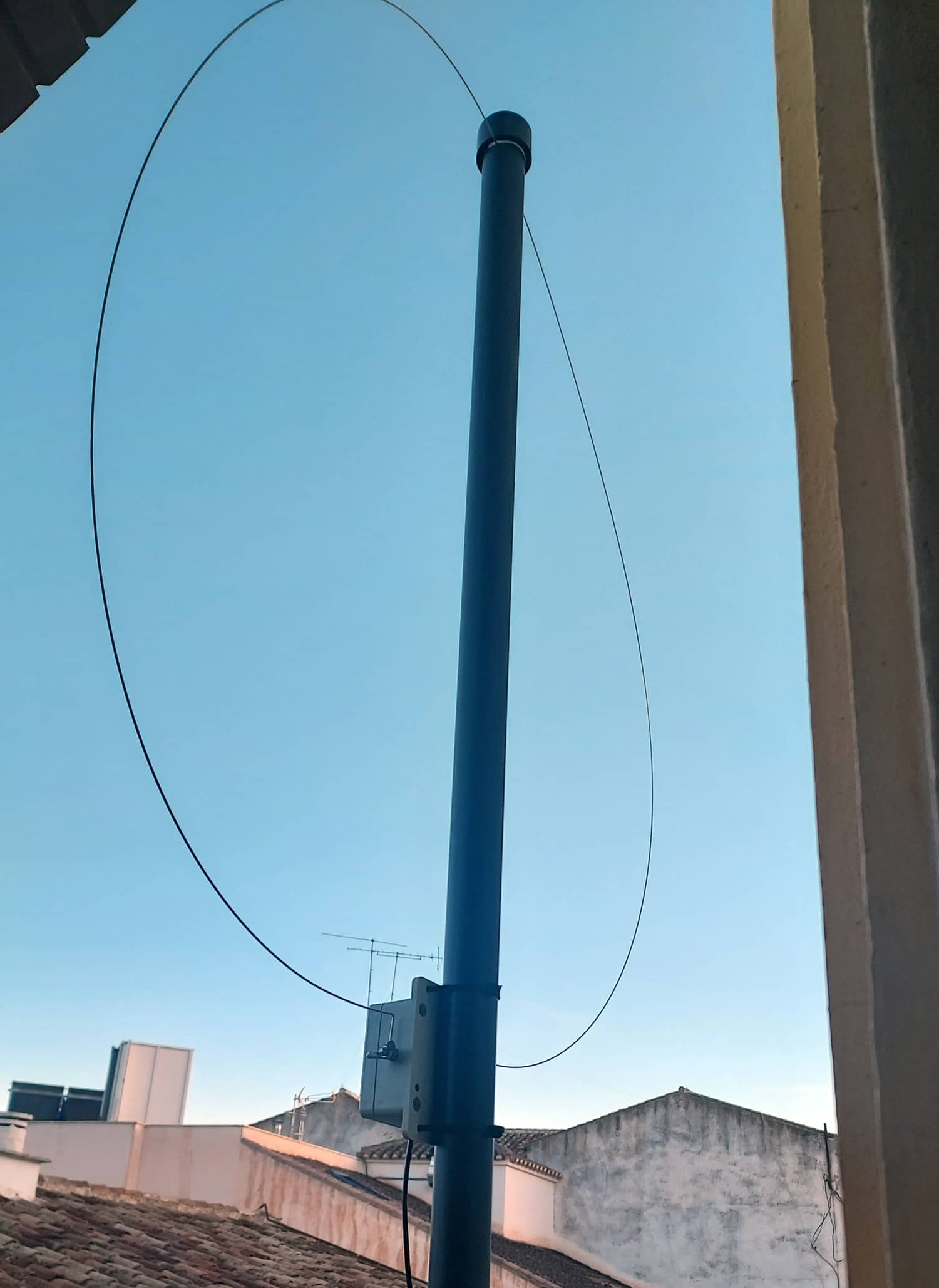 Antena ativa Megaloop MLA-30+
