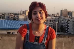 Atena Farghadani, bu kez çizimlerinden birini duvara yapıştırdığı için yeniden hapse atıldı