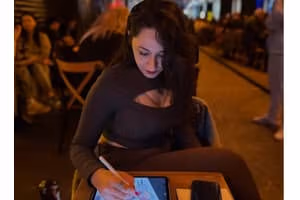 Zehra Ömeroğlu otrzymuje Nagrodę Roberta Rusella za Odwagę w Karykaturze 2025